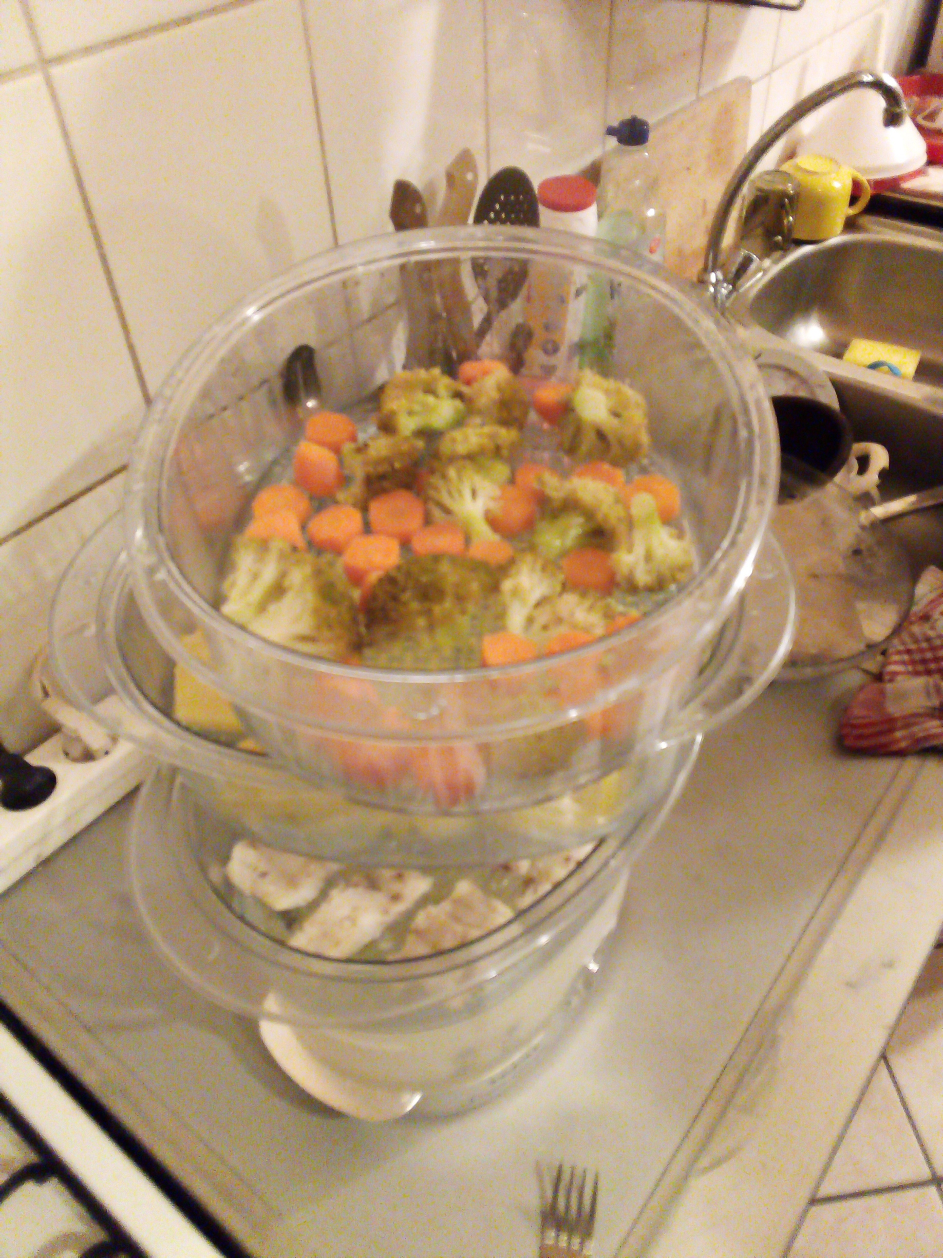 Na zdjęciu porcja zdrowych warzyw gotowanych na parze